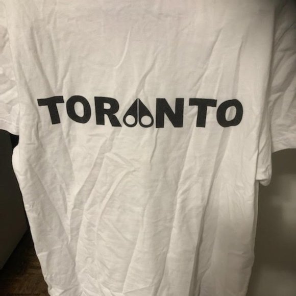 AUTHENTIC  UNISEX LIMITED EDITION MOOSE KNUCKLES WHITE CANADA TORONTO T-SHIRT - Picture 2 of 5